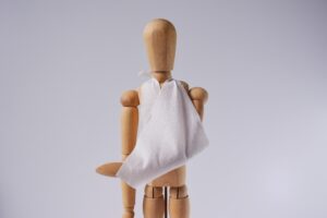 【骨折記録②】ギプス固定→半ギプス「ズレてついてるけどOK」と診断される