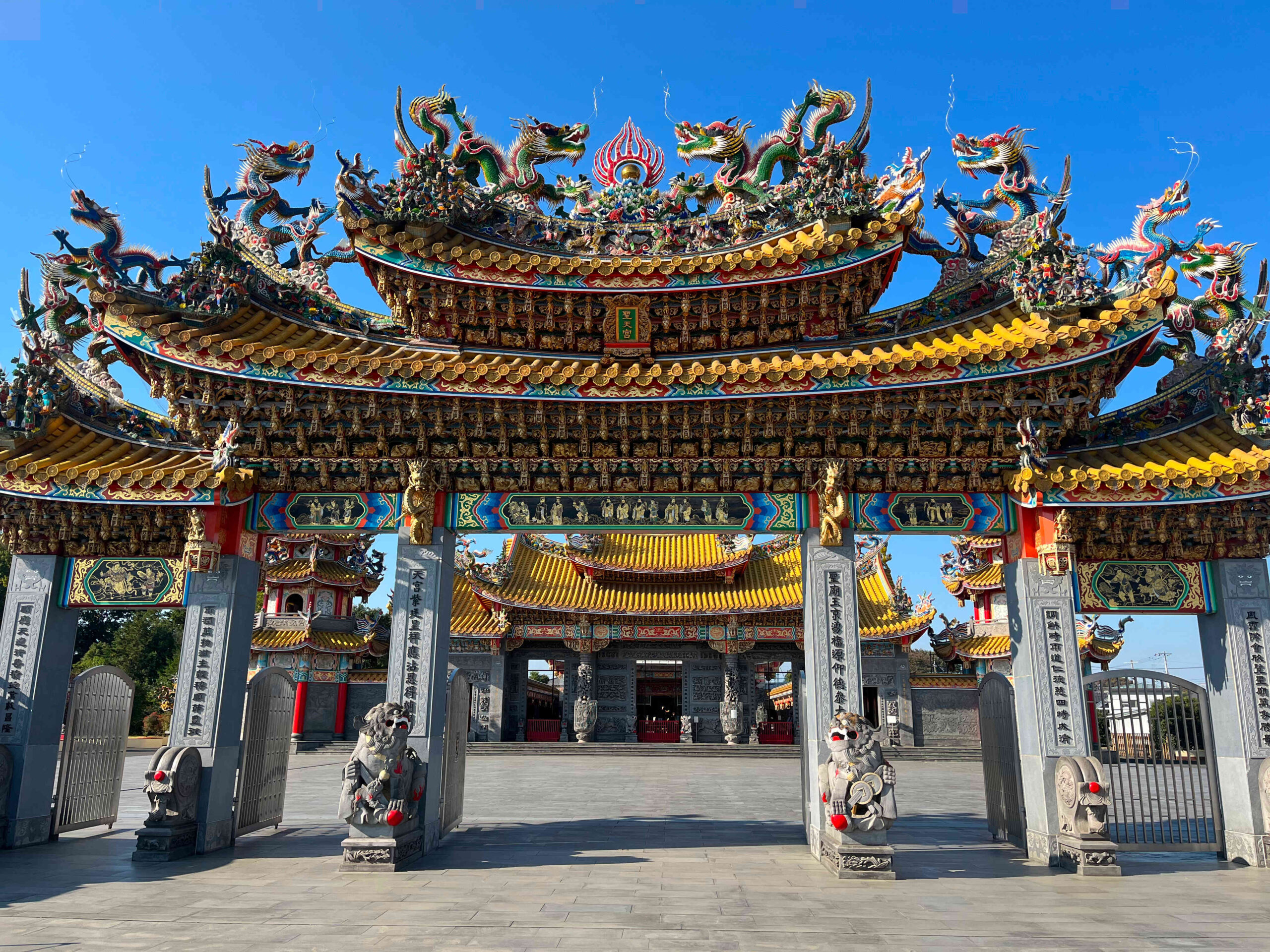 映え過ぎ注意！埼玉の五千頭の龍が昇る聖天宮に行ってきました！子連れで台湾神社レポ